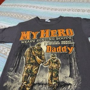 VINTAGE HUNTING DADDY GRAPHIC TEE